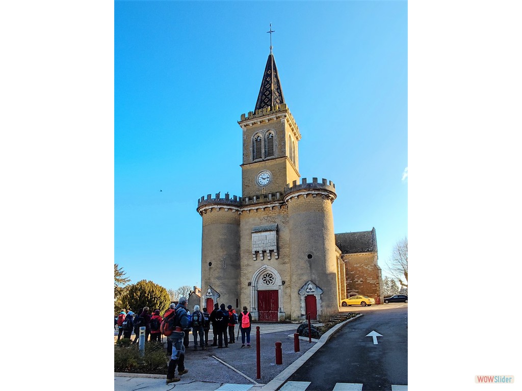 1 ancienne église fortifiée de Saint Désert